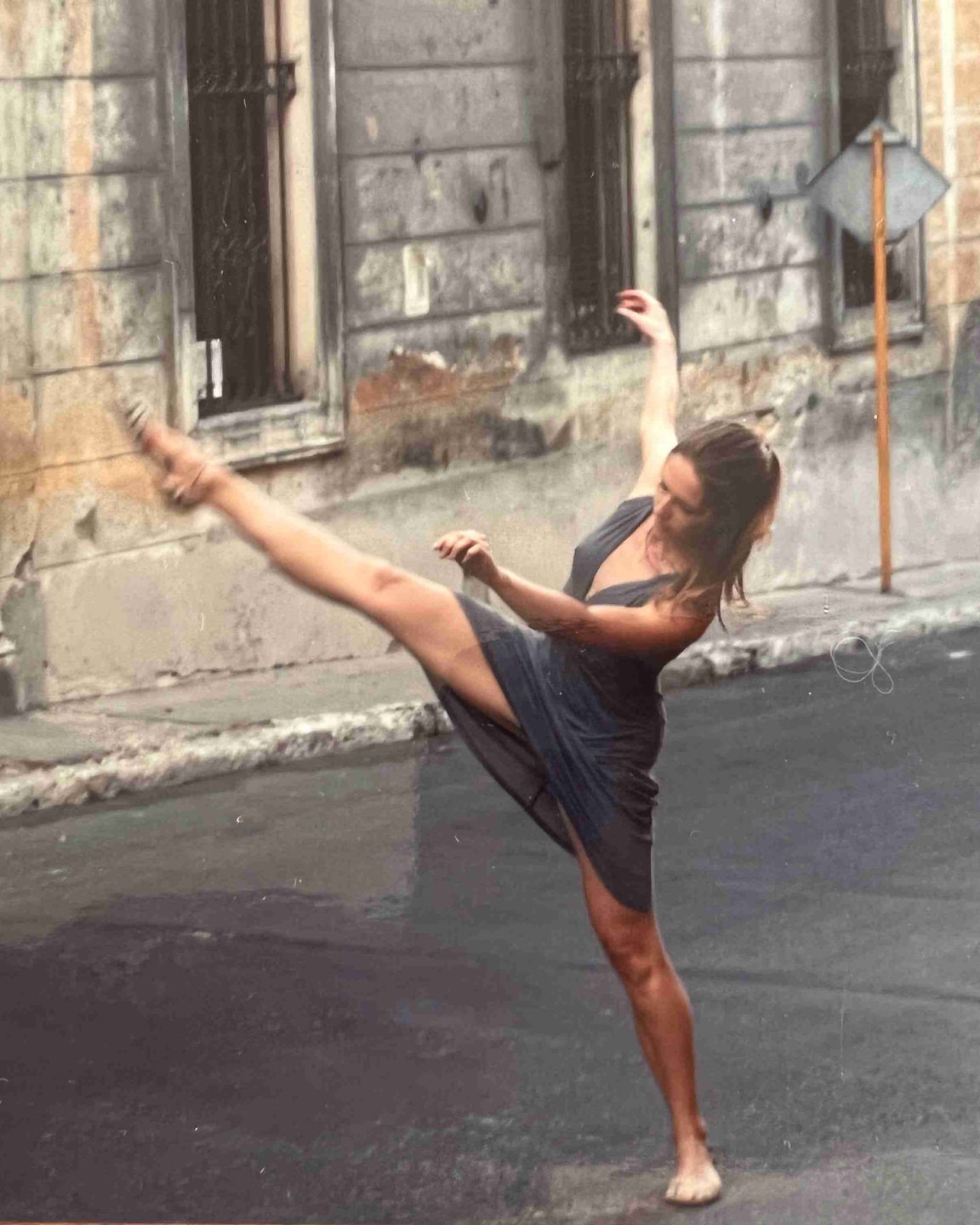 Relinde Moors dancing in a Havana street during the shoot of her award-winning dance film